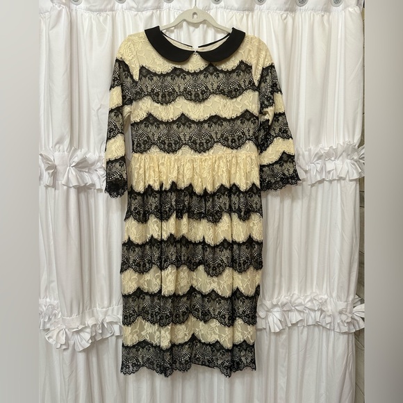 Dresses & Skirts - •Dainty Jewells dress•